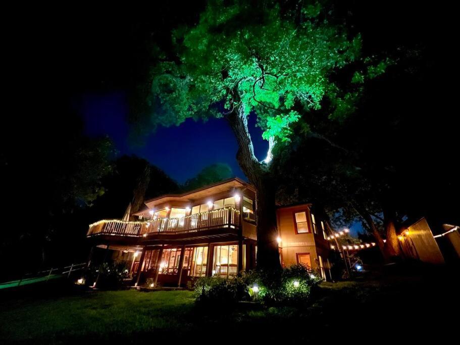 The River Haven - Sleeps 32 - On Guadalupe River Seguin Eksteriør bilde