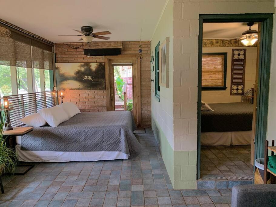 The River Haven - Sleeps 32 - On Guadalupe River Seguin Eksteriør bilde