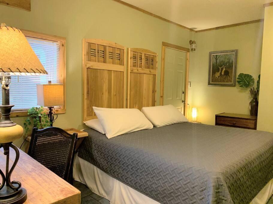 The River Haven - Sleeps 32 - On Guadalupe River Seguin Eksteriør bilde