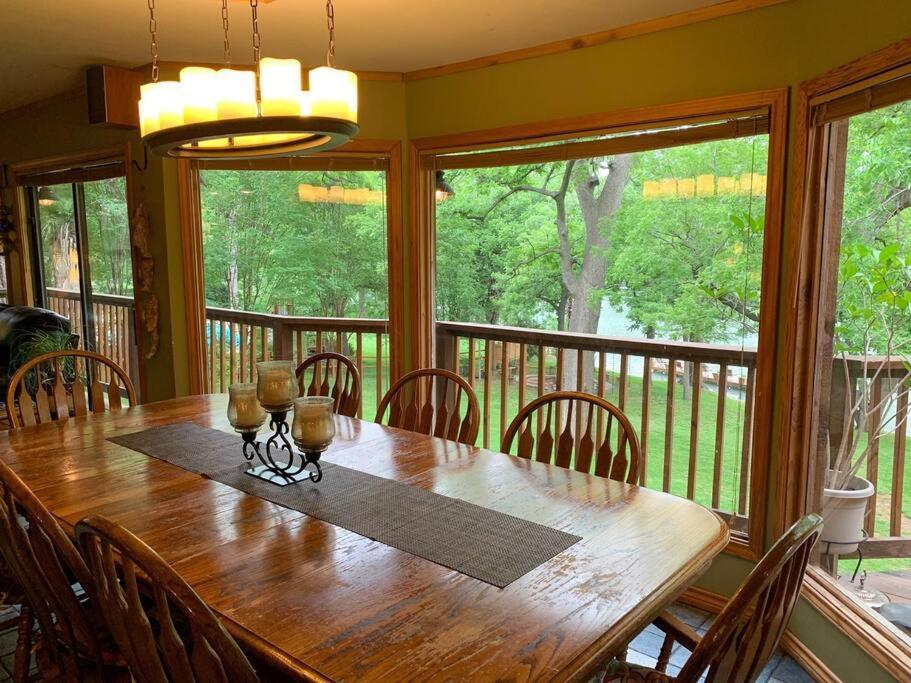 The River Haven - Sleeps 32 - On Guadalupe River Seguin Eksteriør bilde