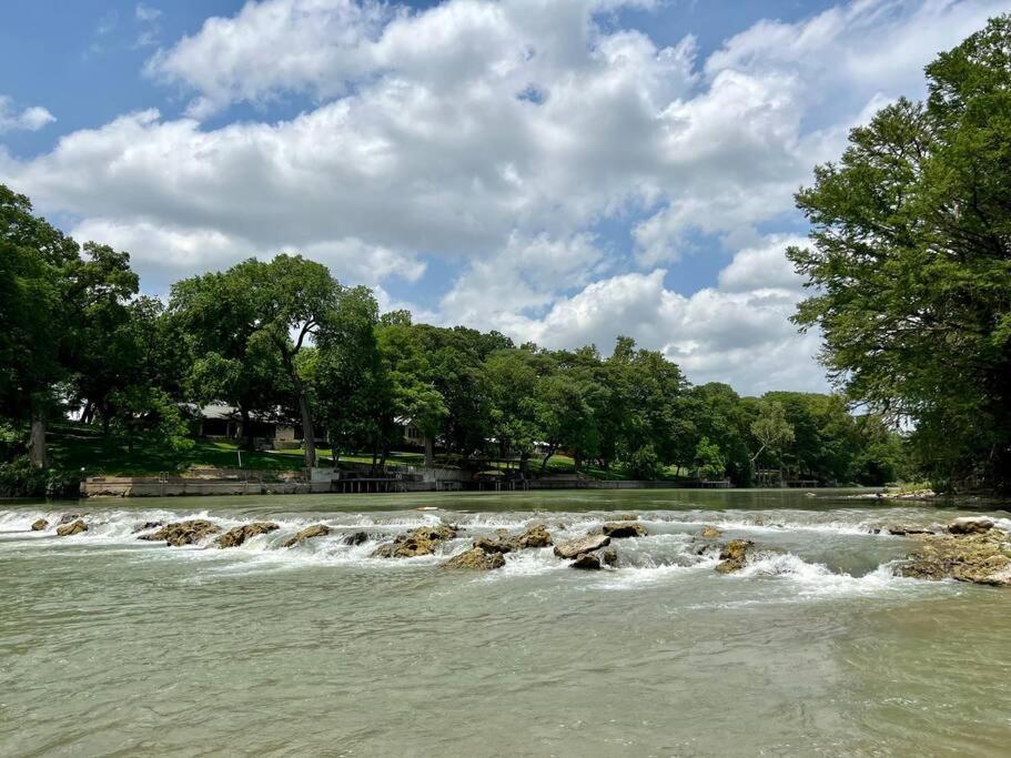 The River Haven - Sleeps 32 - On Guadalupe River Seguin Eksteriør bilde
