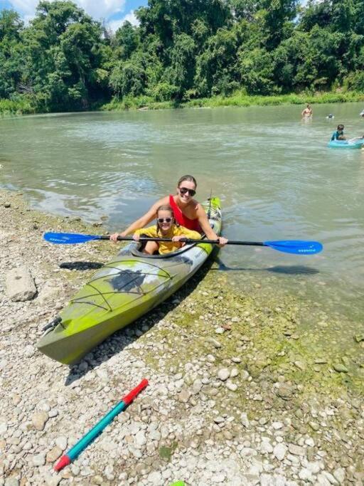 The River Haven - Sleeps 32 - On Guadalupe River Seguin Eksteriør bilde