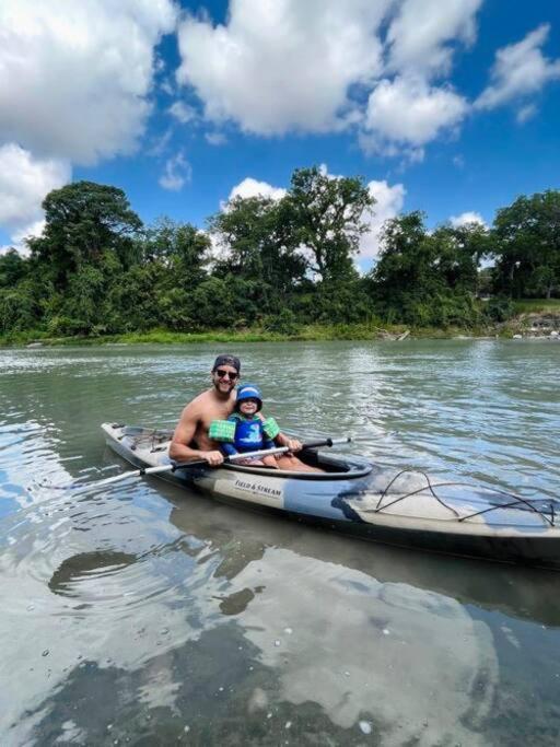 The River Haven - Sleeps 32 - On Guadalupe River Seguin Eksteriør bilde