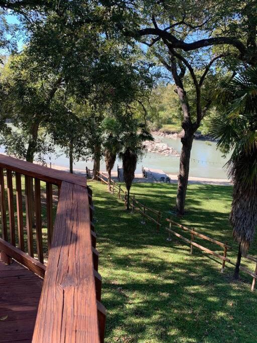 The River Haven - Sleeps 32 - On Guadalupe River Seguin Eksteriør bilde