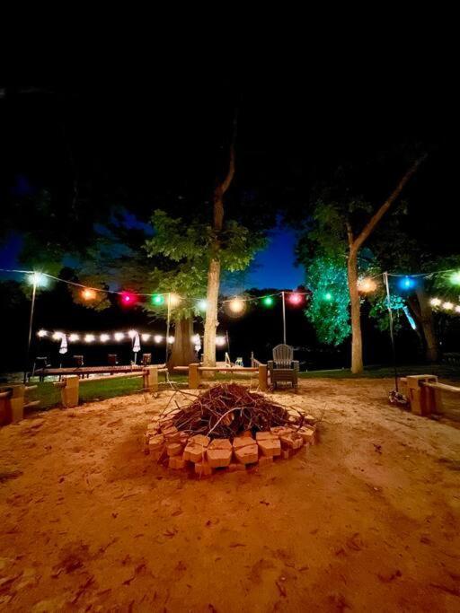 The River Haven - Sleeps 32 - On Guadalupe River Seguin Eksteriør bilde